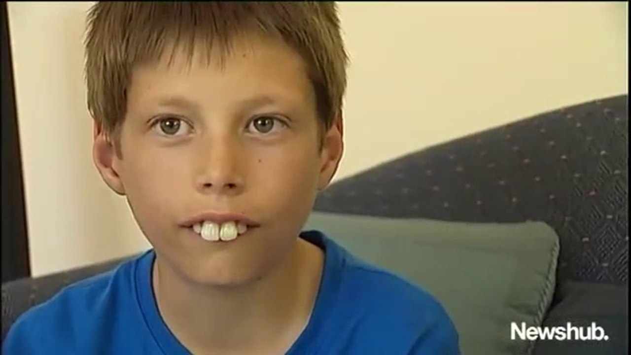Cet ados aux dents difformes va voir sa vie changée par de nouvelles dents