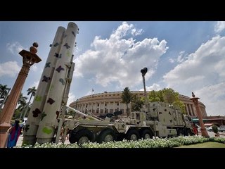 Download Video: India deploys BrahMos along Chinese border, opposition backs centers move | Oneindia News