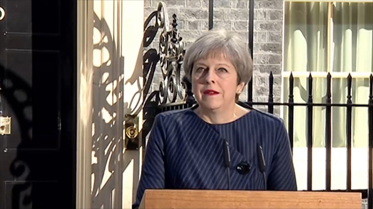 تيريزا ماي تدعو لانتخابات مبكرة