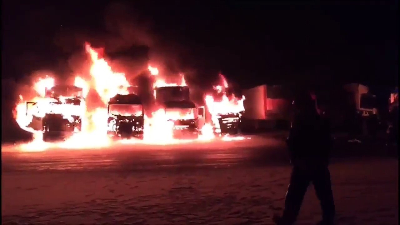 Чем поджигают машины