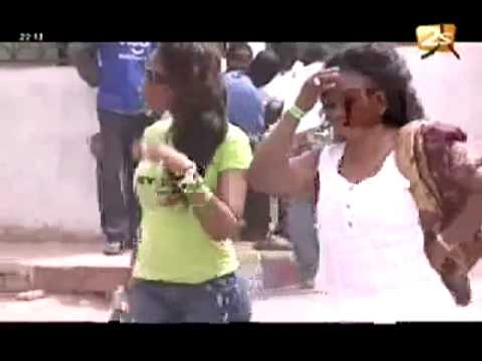 Ambiance au stade vers 15h - Modou Lo Vs Balla Gaye 2  - Bantamba - 07 Août 2012 ( Archive)