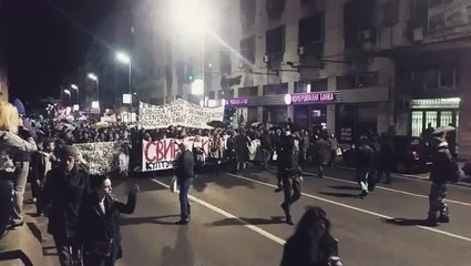 Anti-Vucic Rallies Resume in Belgrade After Easter Weekend