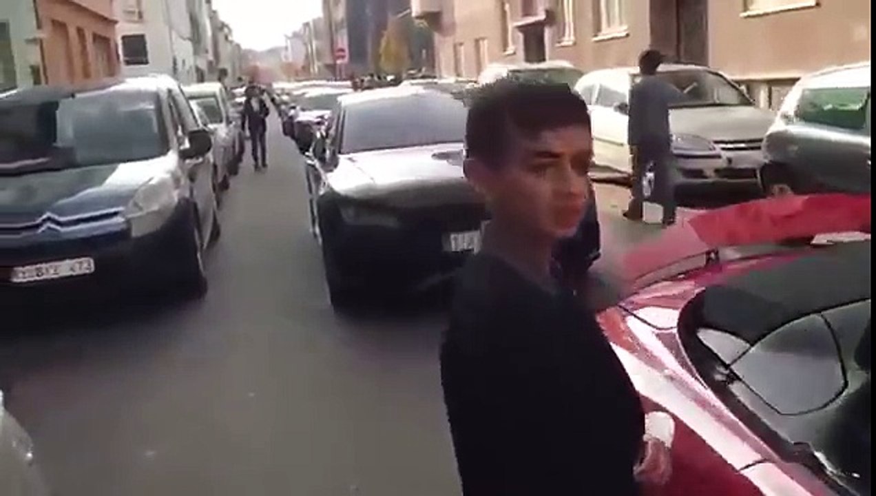 تونسي يصور سيارات المغاربة ..أصبحوا أسياد لأوروبا