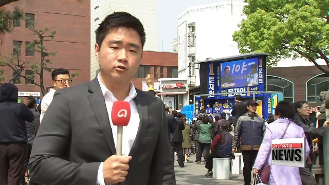 Moon campaigns in Jeju and Jeolla-do Province, urging change of gov't