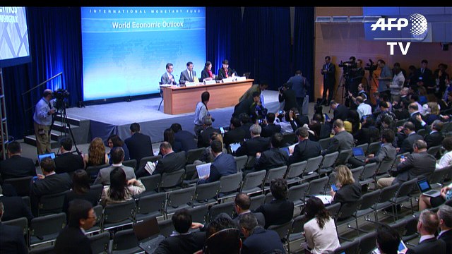 FMI mejora proyecciones económicas y advierte de proteccionismo