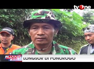 Alat Berat Temukan 2 Sepeda Motor yang Tertimbun Longsor