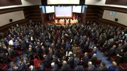 Başbakan Binali Yıldırım: "Demokrasi ve Demokratik Rekabet Elbette Bilek Güreş Değildir"