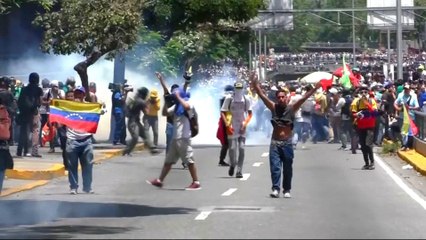 Video herunterladen: Fears of violence at rival rallies in Venezuela