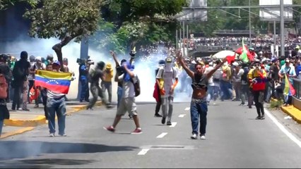 Fears of violence at rival rallies in Venezuela