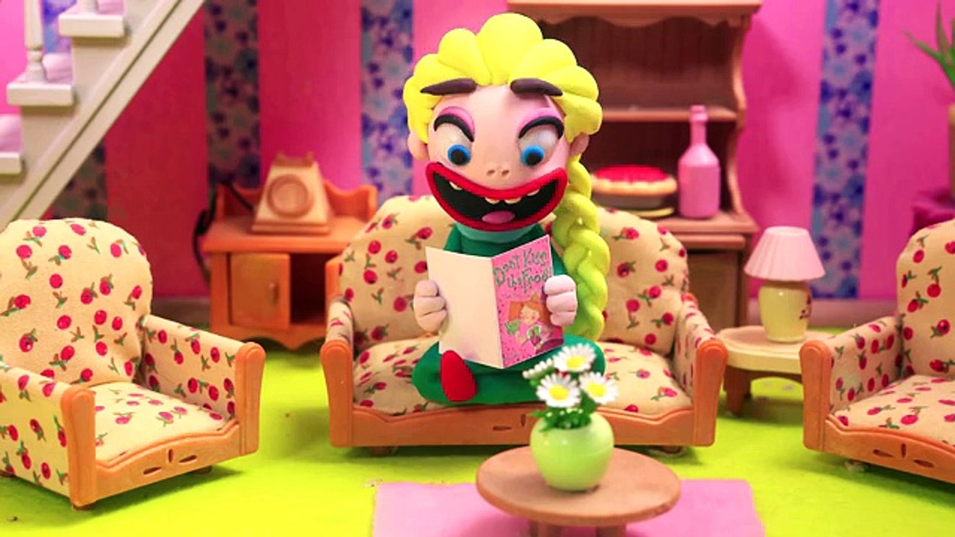 ⁣Scare House with ELSA _ Spooky Stop Motion Movies Play Doh Frozen Animation