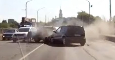 Car Crash & Accident Compilation June 2016 (2)
