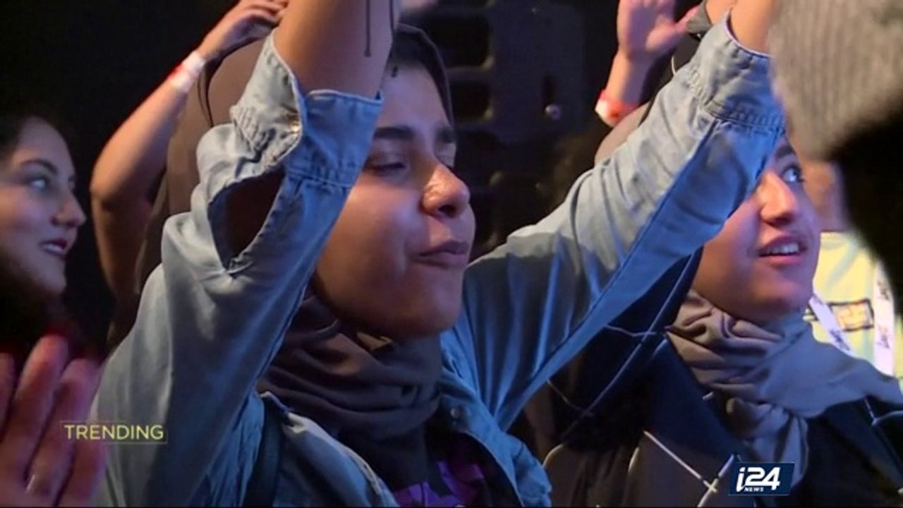 TRENDING | Sisters serve up 1st for women in Kurdistan | Wednesday, April 19th 2017