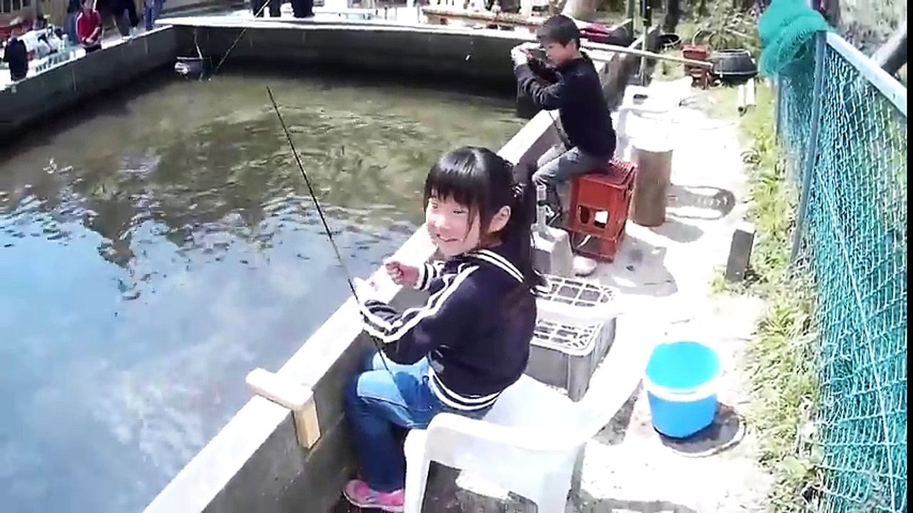 佐賀県鳥栖市の自然の森フィッシングリゾートにヤマメを釣りに行ってみた 釣り堀楽しい れんちゃんねる70話 Video Dailymotion