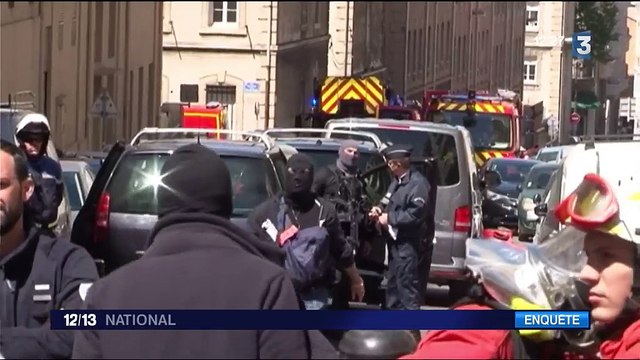 Attentat déjoué : trois kilos d'explosif et des armes saisis dans l'appartement des suspects