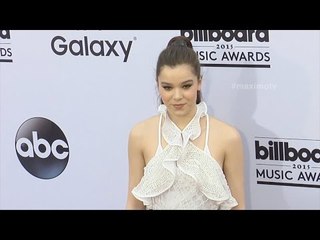 Hailee Steinfeld "Billboard Music Awards 2015" Red Carpet Arrivals