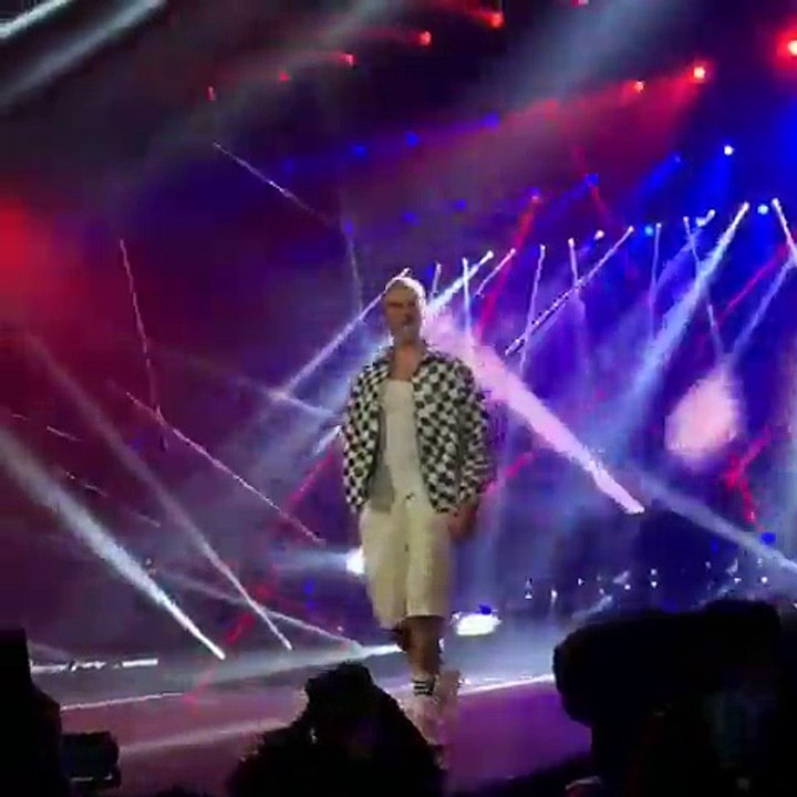 Justin Bieber Performs 'Despacito' Live & Proves He Actually CAN Sing In Spanish -- Watch