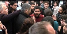 Eskişehir'de Referandum Krizi! Öğrenciler ve Görevliler Arasında Arbede Yaşandı