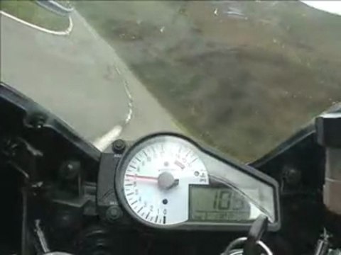 gsxr 750 en montagne pays basque espagnol