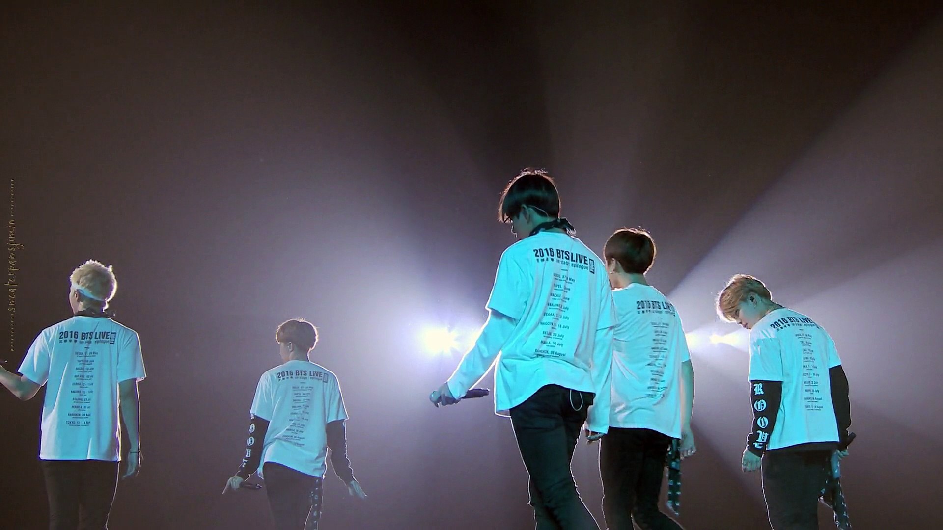 BTS - 2016 Live 花様年華 On Stage _ Epilogue ～Japan Edition～ 33