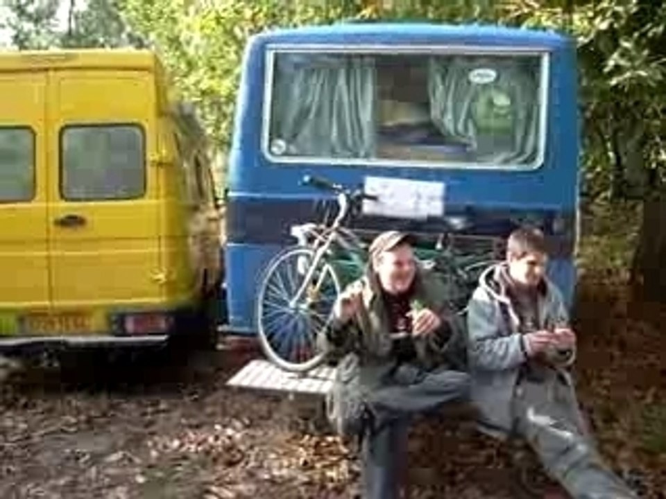 squate les bois dans dept 49 Teks a Clak