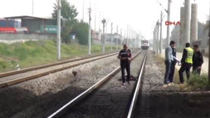 Mersin Psikolojik Tedavi Gördüğü Hastaneden Taburcu Oldu, Trenin Önüne Atlayıp Intihar Etti