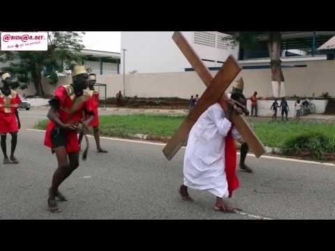 Célébration du chemin de croix à la paroisse catholique St Jean de Cocody