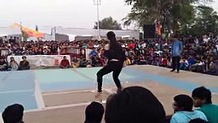 Very Hot & Mindblowing Duet Dance, Antaragni 2015, IIT Kanpur - YouTube