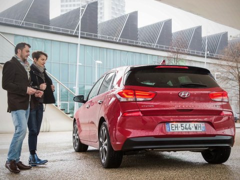Franck Lagorce au volant de la Hyundai i30 (diaporama vidéo)