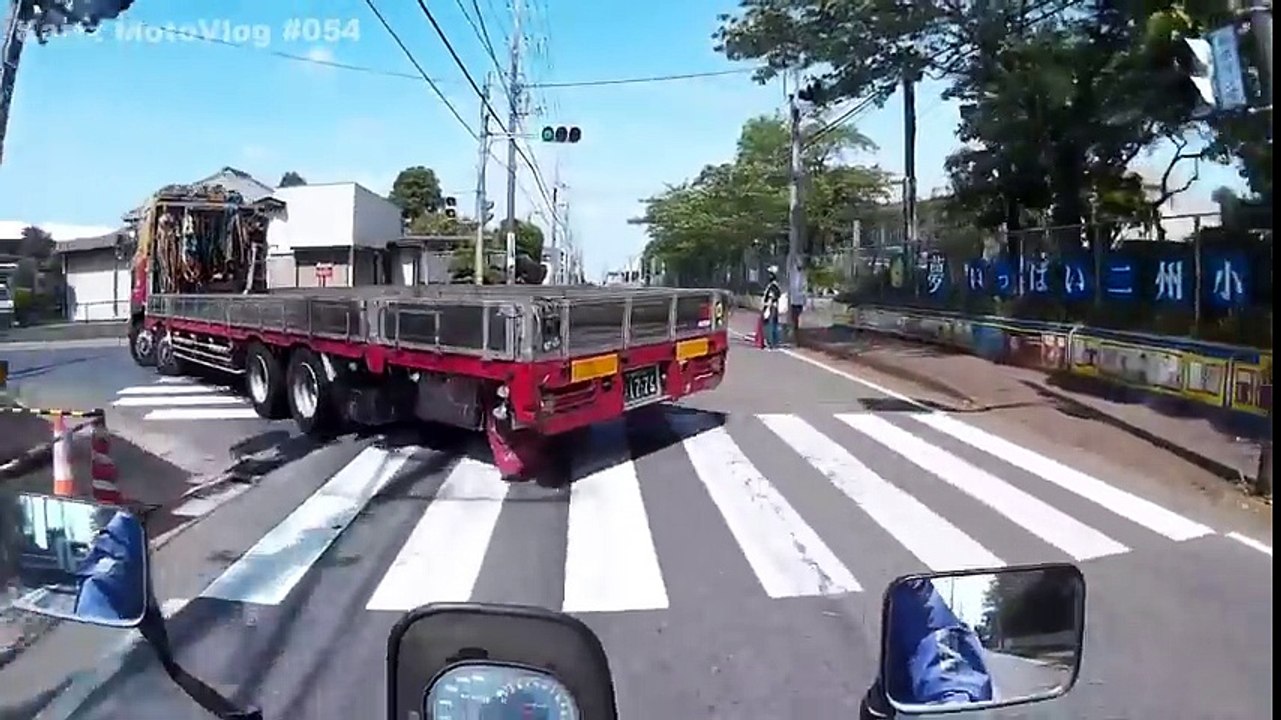手ブラで北海道ツーリング女子ライダー