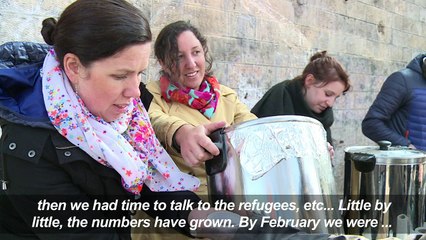 Hundreds of migrants camp in northeast Paris