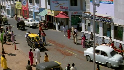 Johnny Lever Best Comedy Scene from Haqeeqat Movie - Ajay Devgn Meets Funniest Man of Bombay