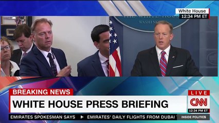 Rob Gronkowski propose son aide à Sean Spicer, le porte-parole de la Maison-Blanche !