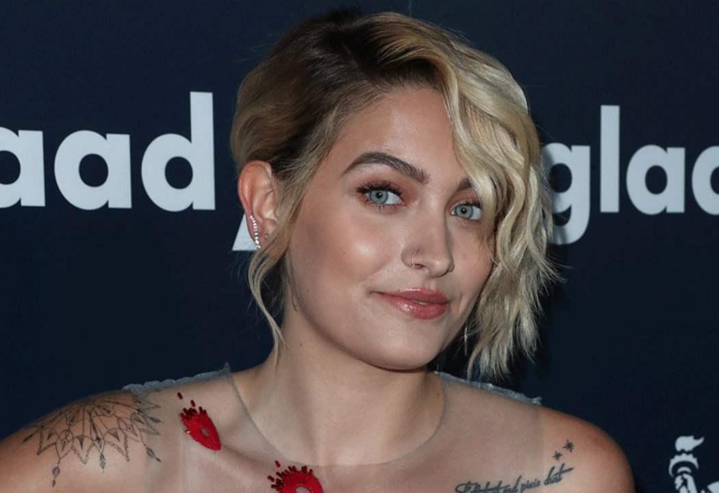 Paris Jackson Hits Up Hot Chicks On A-List Dating App