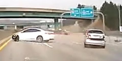 Driving in Asia - Car Accidents Compilation 2015 (6)