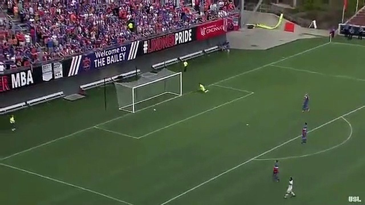 Marcel Schäfer long-range goal vs FC Cincinnati