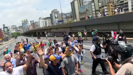 Confrontos e uma morte em protestos na Venezuela