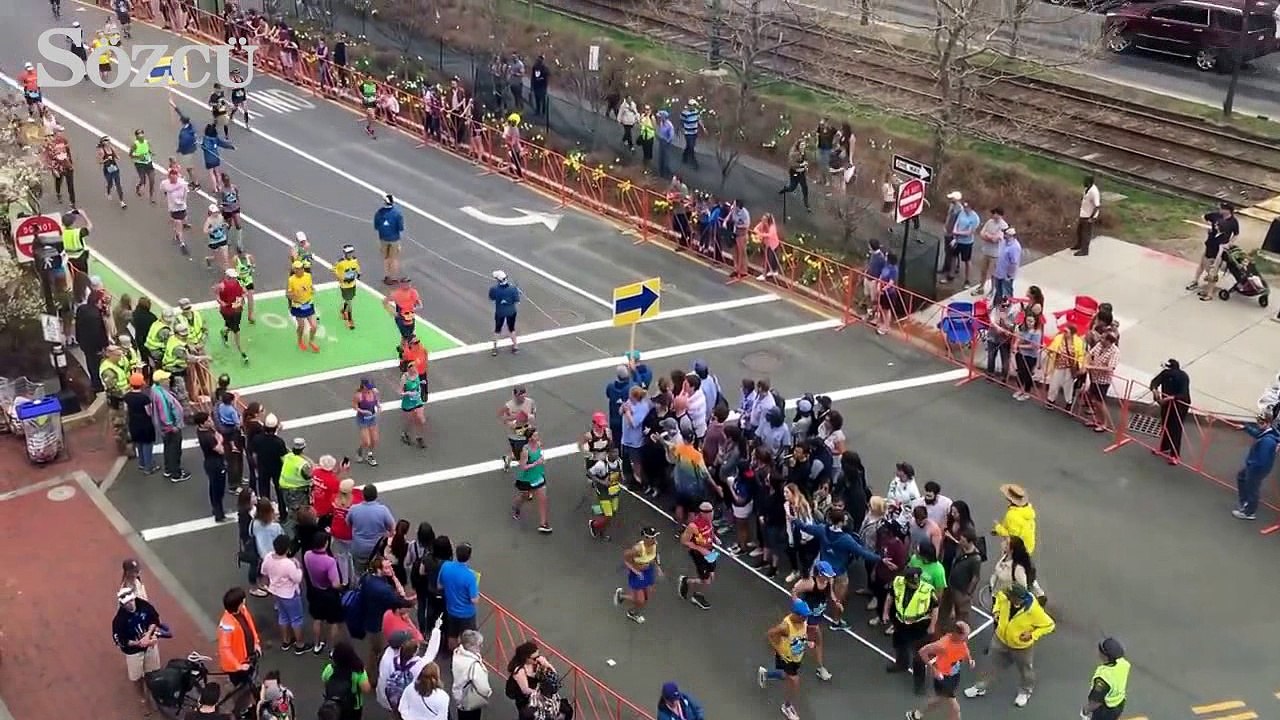 Maraton sırasında karşıdan karşıya geçmek