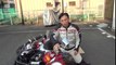 初めての中型バイク：倒れたバイクを楽に引き起こすには・・　狭い場所で役に立つ　左倒しをｸﾞﾘｯﾌだけﾟで持ち上げる