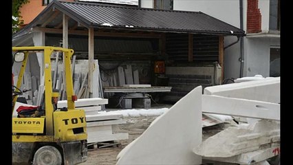 Eldin Frljak iz Breze, radnik kamenorezačke radnje "Dijamant" , preminuo je danas usljed povreda koje je za