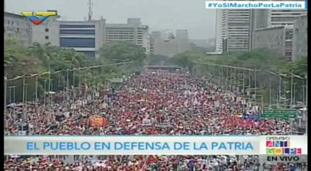 Una marea roja sale en Caracas para defender a Maduro de planes golpistas