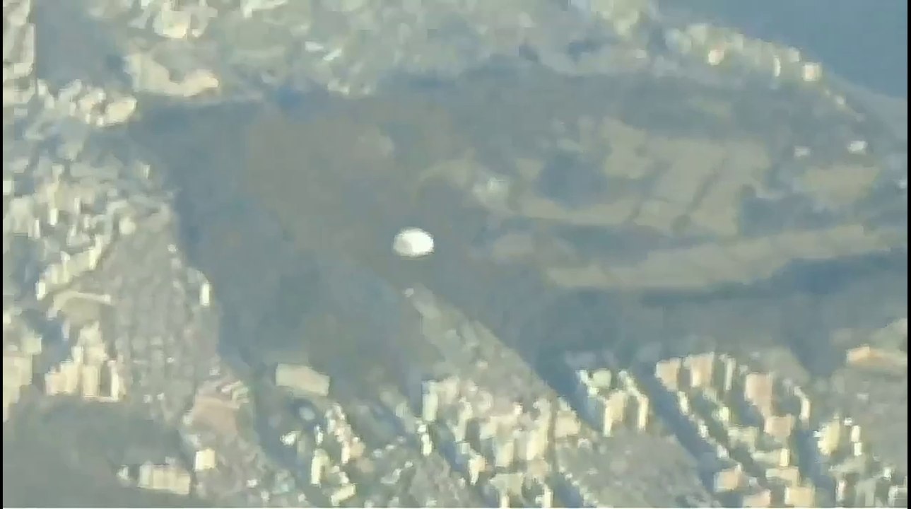 UFOs Filmed From Planes