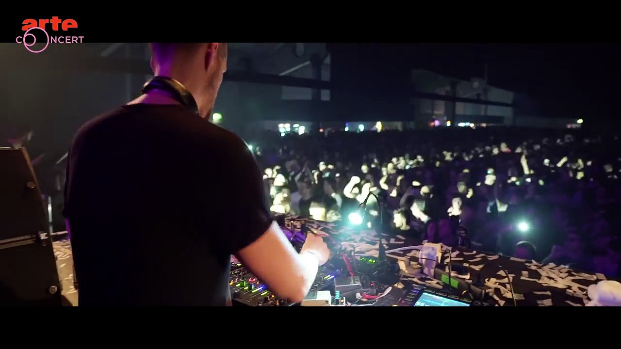 ADAM BEYER - TIME WARP / 2017