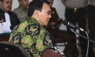 Ahok Dituntut Hukuman 1 Tahun Penjara