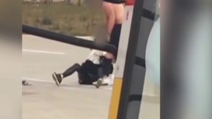 Couple fighting on Runway delayed flight by half an hour