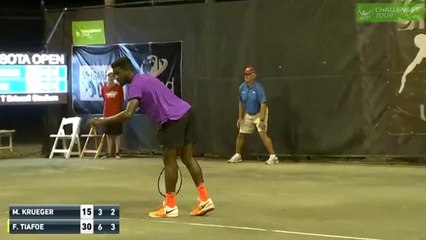Love making disrupts tennis match in Sarasota