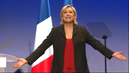 French election: Le Pen rallies support in Marseille