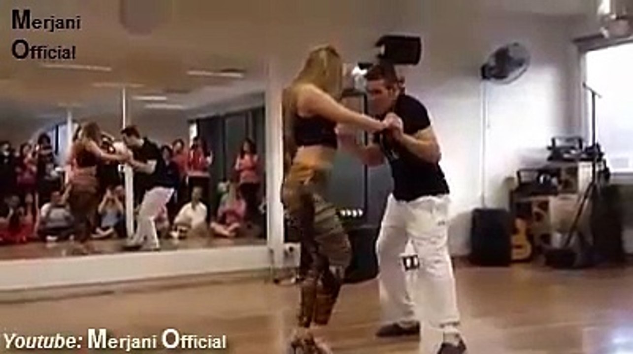 Mere Rashke Qamar Tu Ne Pehli Nazar Full Romantic Dance Video--Mujra