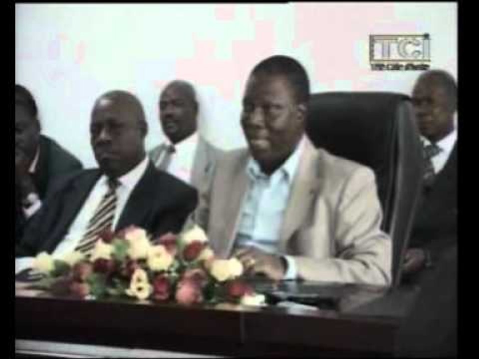 Visite du Ministre de la culture au palais de la culture, au musée et à la bibliothèque nationale