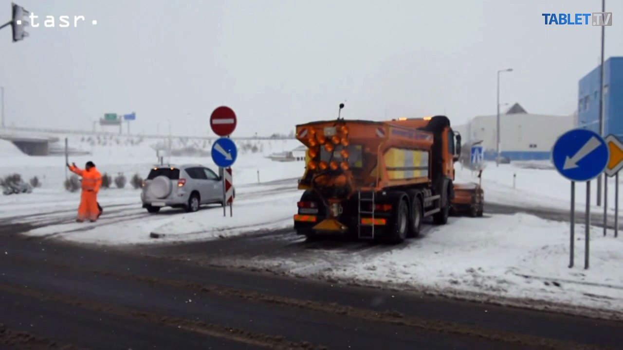 Hromadná nehoda uzavrela diaľnicu medzi Popradom a Spišským Štvrtkom
