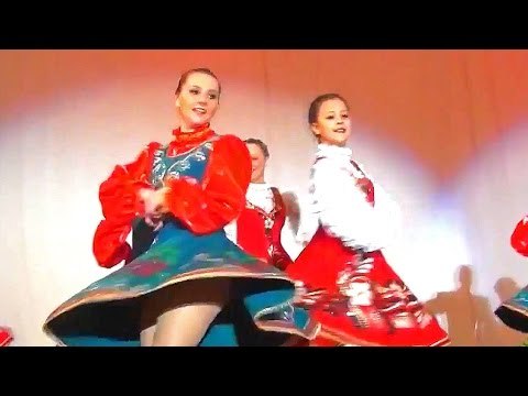 Russian Girls Folk Dance - Russian Girls Folk Country Music Dance